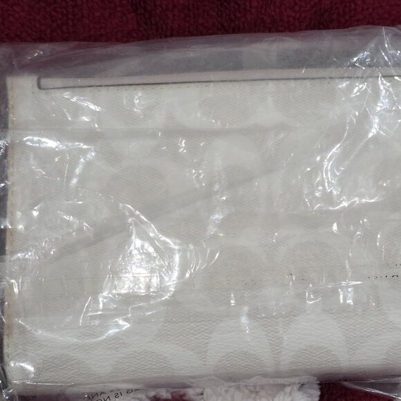 Coach Tech Colorblock Signature Canvas Wallet- SV/CHALK/MIST- NWT - Picture 5 of 6